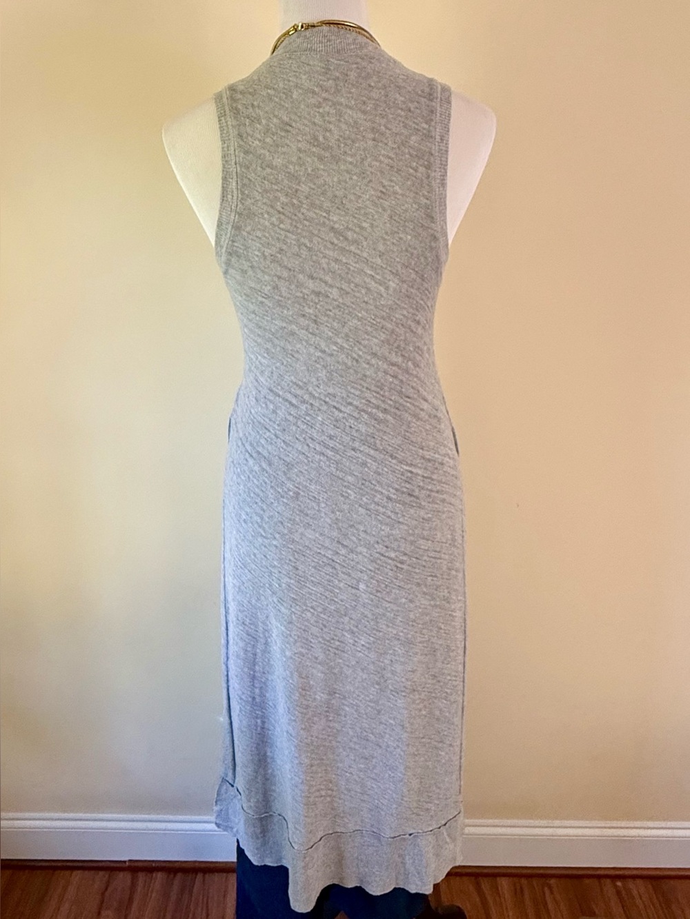 Sleeveless Light Gray Ribbed Tunic - Picture 3 of 5
